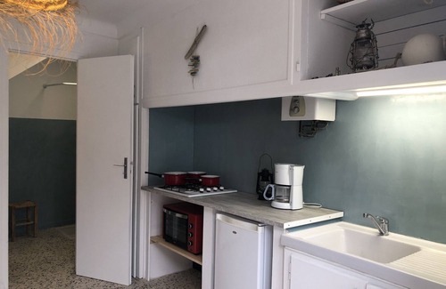 Sainte-Marie-la-Mer House | Carrer Del Sol (in Roussillon, not in Camargue).
