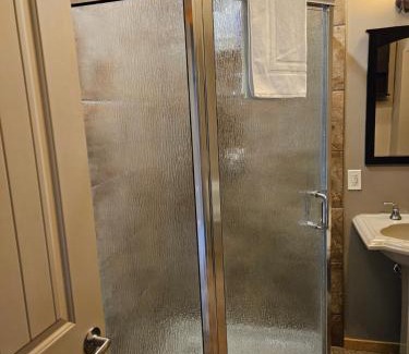 Golden Apartment | Carriage House - 2 suites- HIKE & REST - EV plug