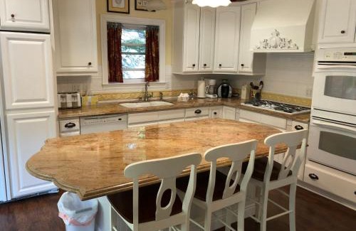 Fish Camp House | Carriage House at Yosemite