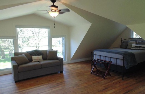 Queenston Bed & Breakfast | Carriage House On Kent