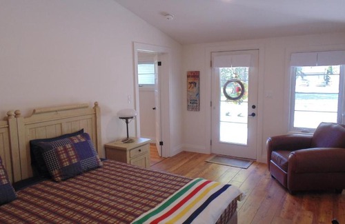 Queenston Bed & Breakfast | Carriage House On Kent