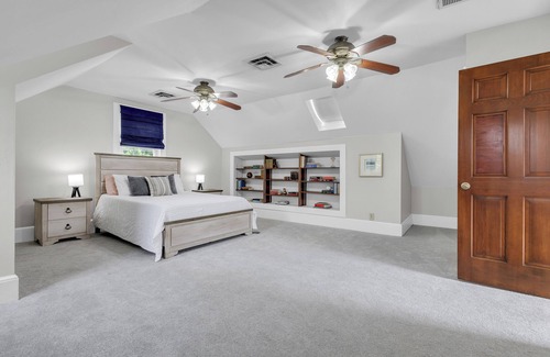 Roanoke Bed & Breakfast | Carriage House Historic and Modern in the Grandin Village