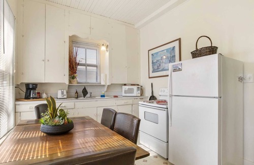 Bandera House | Carriage Inn - Medina Suite 1