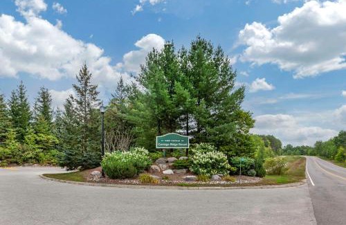 Oro-Medonte Hotel | Carriage Ridge Resort, an Ascend Collection Resort