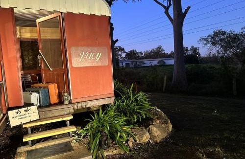 Wirragulla House | Carriageway Retreat - Unique Red Rattler Carriages and Units