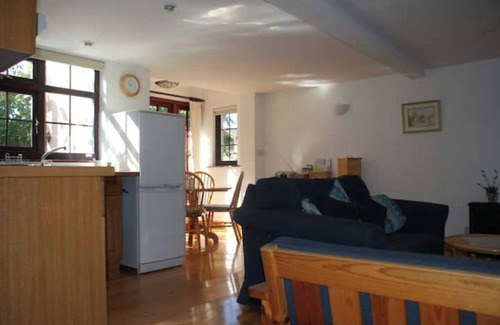 Brighstone Cottage | Carriers Stable - Country cottage, Great ferry discounts.