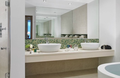Carrigaline Hotel | Carrigaline Court Hotel and Leisure Centre