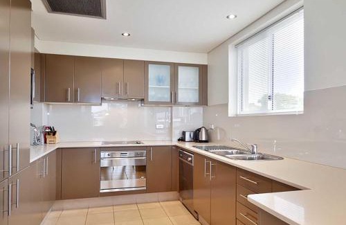 Nelson Bay Apartment | Carrington, 8 15 Government Road - spacious unit with air conditioning, lift, secure parking and close to town