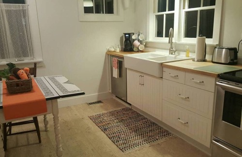 Harpers Ferry Cottage | Carrot Top Cottage surrounded by National Park