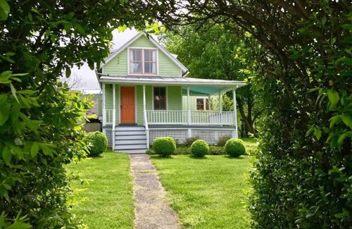 Harpers Ferry Cottage | Carrot Top Cottage PLUS Carriage House