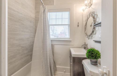 Downtown Tulsa Apartment | Carson Flats Apt 2 - 1BR Near BOK, OSU Med, Dtwn