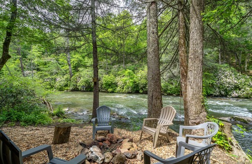 Ellijay Cabin | Cartecay Hideaway - Real log cabin on loud rapids