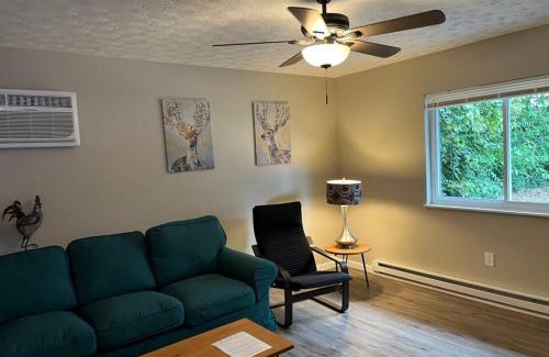 Norwood Apartment | Carter #6 Two Bedroom Apartment near Xavier
