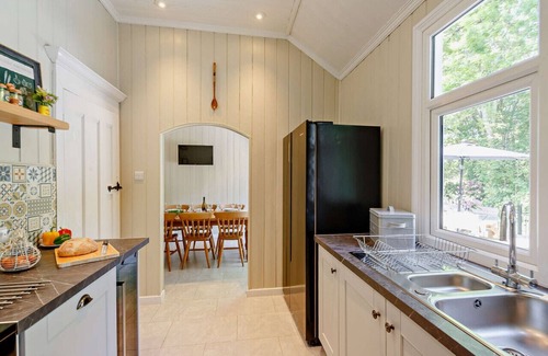 Abergele House | Cartrefle - Four Bedroom House, Sleeps 8