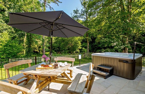 Abergele House | Cartrefle - Four Bedroom House, Sleeps 8