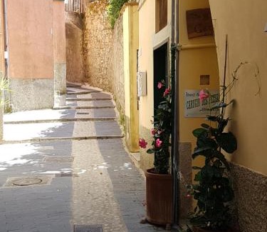 Fezzano Bed & Breakfast | carugio del fezzano