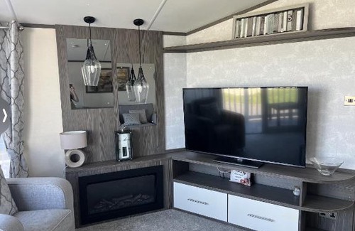 Southminster Other | Carvan E102