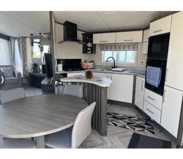 Southminster Other | Carvan E102