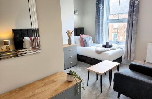 Carlisle Apartment | Carvetii - ANNE House Room 3 - Triple bed first flr en-suite