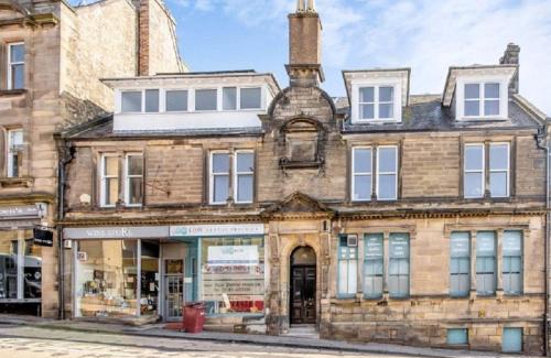 Dunfermline Apartment | Carvetii - Edward House D - 2 Dbl bed 2nd floor flat