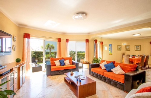 Carvoeiro Villa | Carvoeiro: Sea View, Heatable Pool & BBQ