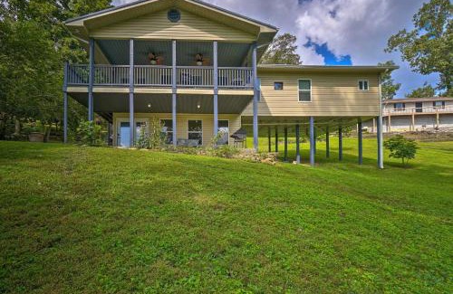 Caryville House | Caryville Home with Dock, Steps to Norris Lake!