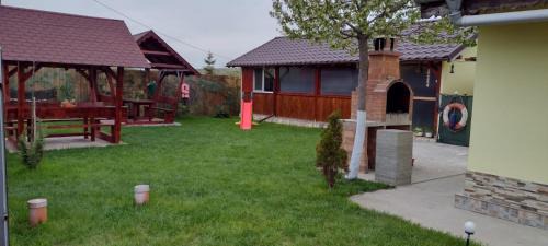 Plopul House | Casă de vacanță la Nea Nicu Murighiol