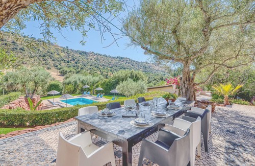 Silves Villa | Casa Cuco - Beautiful luxury villa in a green valley with pool