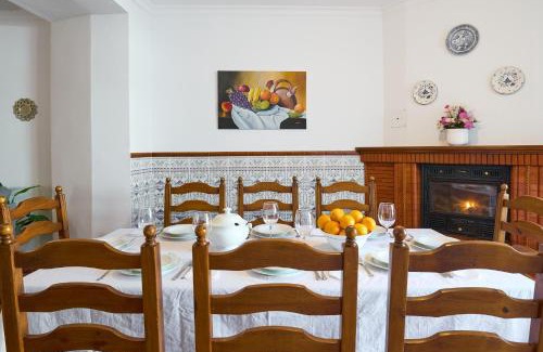 Cuevas Bajas House | Casa Ángeles