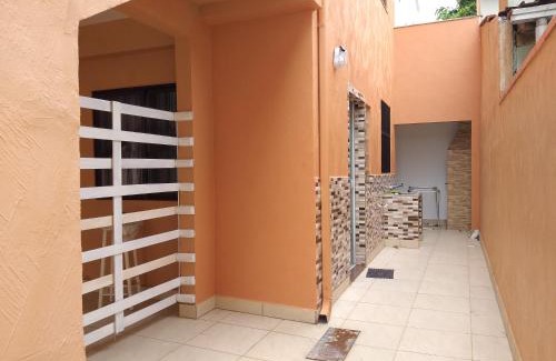 Bombas House | CASA 01 DORM TERRENO COMPARTIDO