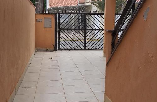 Bombas House | CASA 01 DORM TERRENO COMPARTIDO