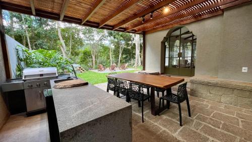 Teresopolis House | Casa 13 Floresta Boa Vista - Casa Espetacular com 6 Quartos e Arquitetura Única