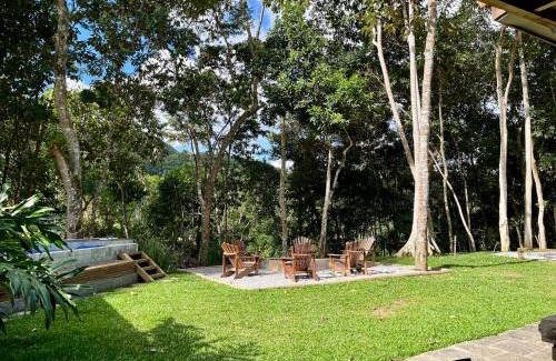 Teresopolis House | Casa 13 Floresta Boa Vista - Casa Espetacular com 6 Quartos e Arquitetura Única