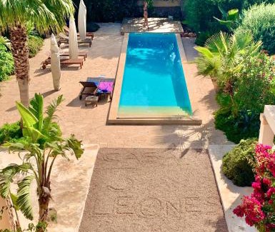 Es Llombards House | CASA 3 LEONES - Stadthaus im Fincastil mit Longpool, Patio, Garten