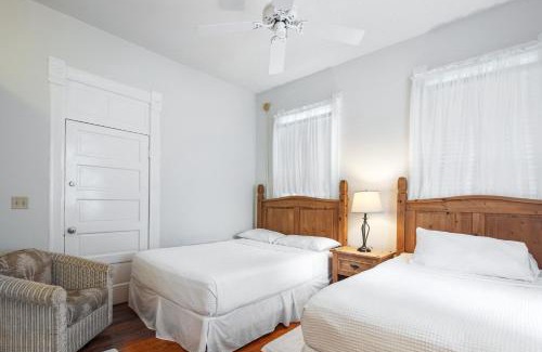 Historic Seaport Hotel | Casa 325 Guesthouse