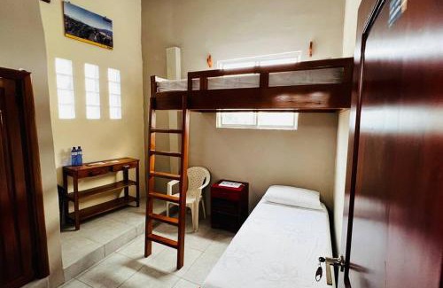 Bahia de la Academia Apartment | Casa #344 - Habitación 2 - Twin & Bunk Bed - NO AC