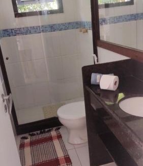 Praia Rasa House | Casa a 20 metros da praia, Wi-Fi em condomínio privado!