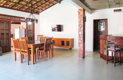 Sao Francisco Ski Chalet | Casa a 250m da Praia do Sul com Wi-Fi em Ilhéus/BA