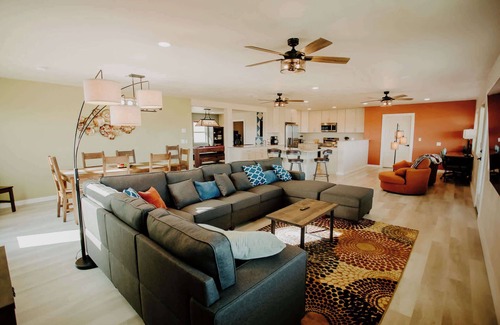 Study Butte-Terlingua House | Casa Abuelo Loco, Terlingua's Premier Vacation Rental