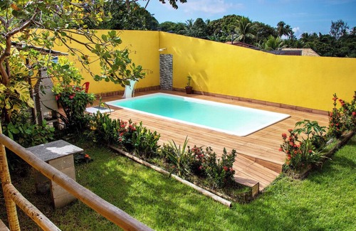 Castelo da Torre House | Casa aconchegante com piscina em Camaçari/BA