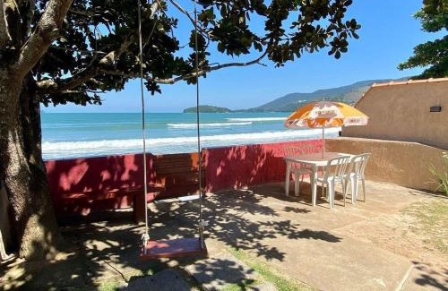 Maranduba House | Casa aconchegante pé na areia c/5 quartos.