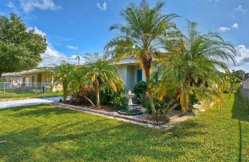 East Ybor House | Casa Ahora! 3-Beds Walk to 7th Strip & TECO Trolly
