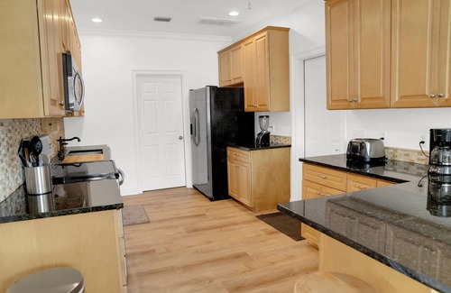 Crystal Beach House | Casa Al Mar |130' to Pool | 5 Min Walk To Beach | .5 Miles To Outlets!