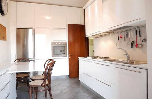 Milano Due Apartment | Casa Alberata: spacious three-room apartment in the green of Milan2