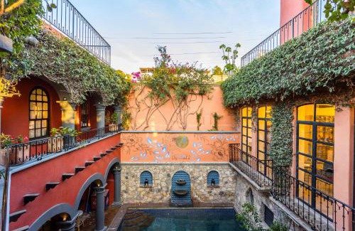 Zona Centro House | Casa Almira 5BR Luxury Home with Pool, Hot Tub & Rooftop