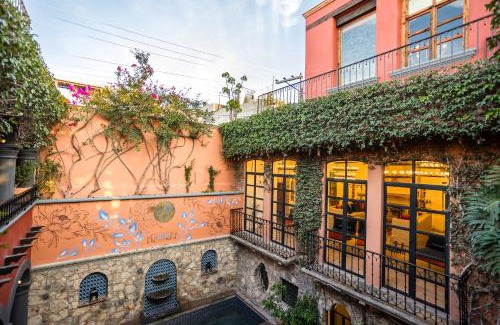Zona Centro House | Casa Almira 5BR Luxury Home with Pool, Hot Tub & Rooftop