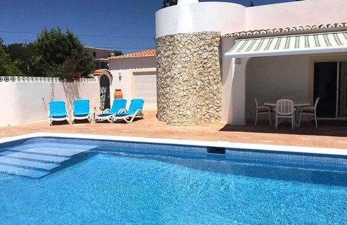 Lagoa e Carvoeiro House | Casa Altojo, a stylish well equipped 3 Bedroom villa