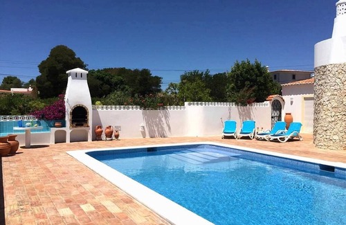 Lagoa e Carvoeiro House | Casa Altojo, a stylish well equipped 3 Bedroom villa