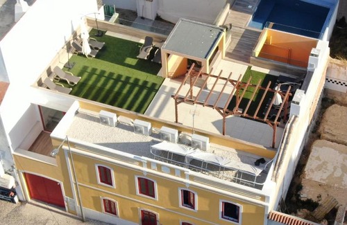 Albufeira House | Casa Amarela Guesthouse
