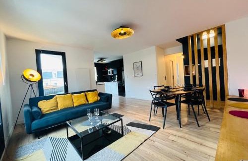 Saint-Serge Apartment | Casa Amarelo